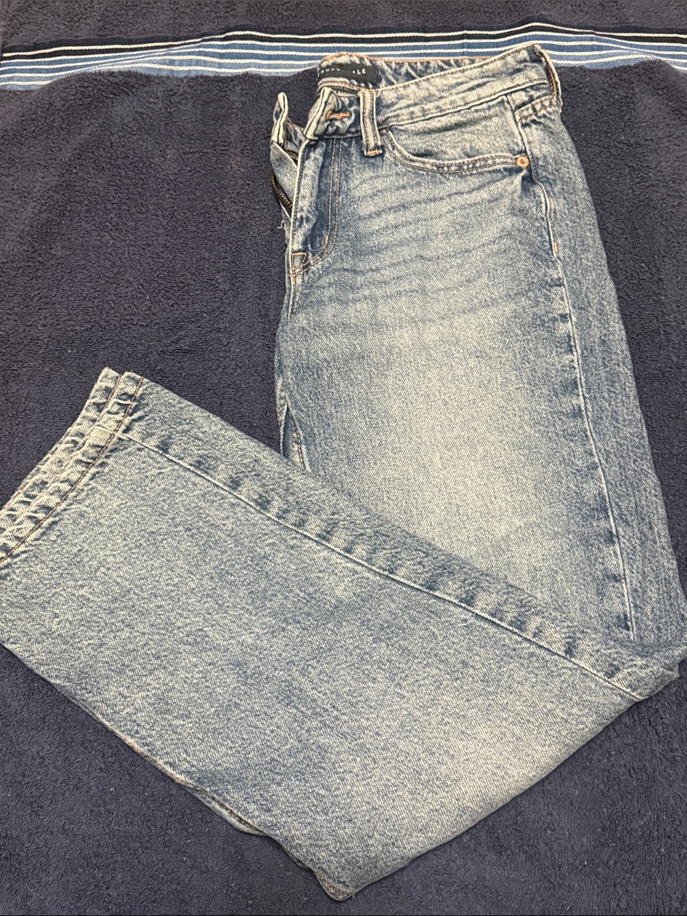 Aeropostale Low Rise Baggy Light Blue Straight Leg Jeans size 00 Short